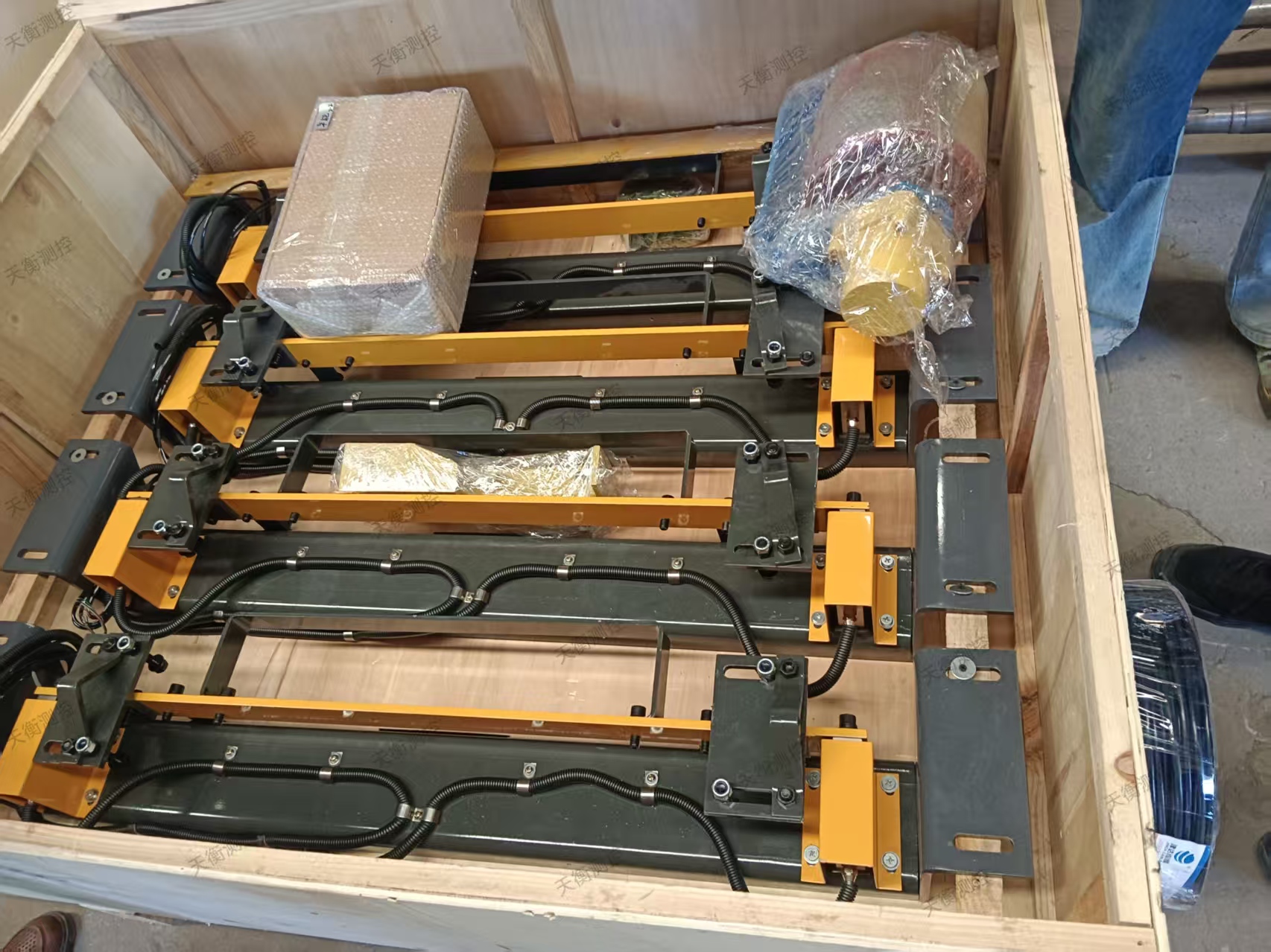 高精度阵列91看片成人软件-0.2级发货现场阵列称“ width=